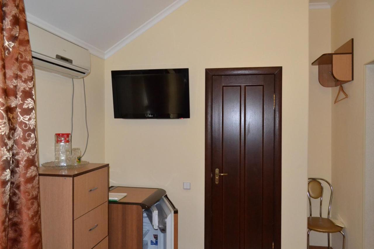 Готель Едем Hadiach Exterior foto